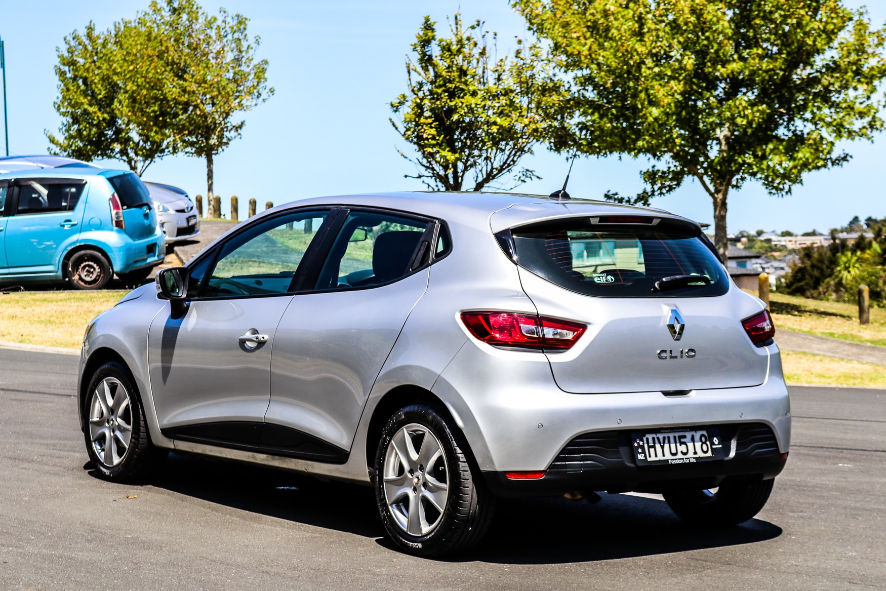 2015 Renault Clio 1.2 Expression Yesterday's Legends